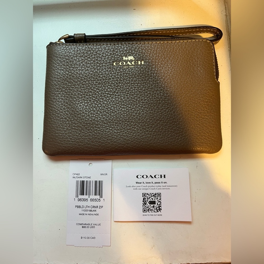 Coach corner wristlet